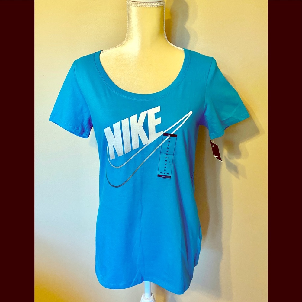 NWT Nike Tee Woman